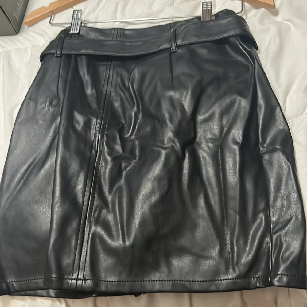 Black leather mini skirt - Express - Picture 4 of 4